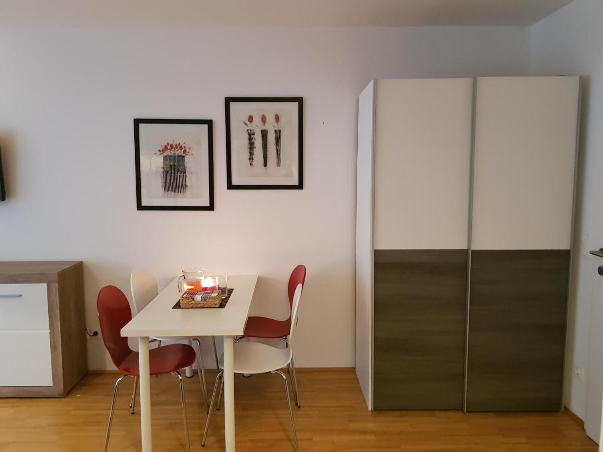 Bullsliving Kaisermuehlen Apartment Erni Next To Uno City فيينا المظهر الخارجي الصورة